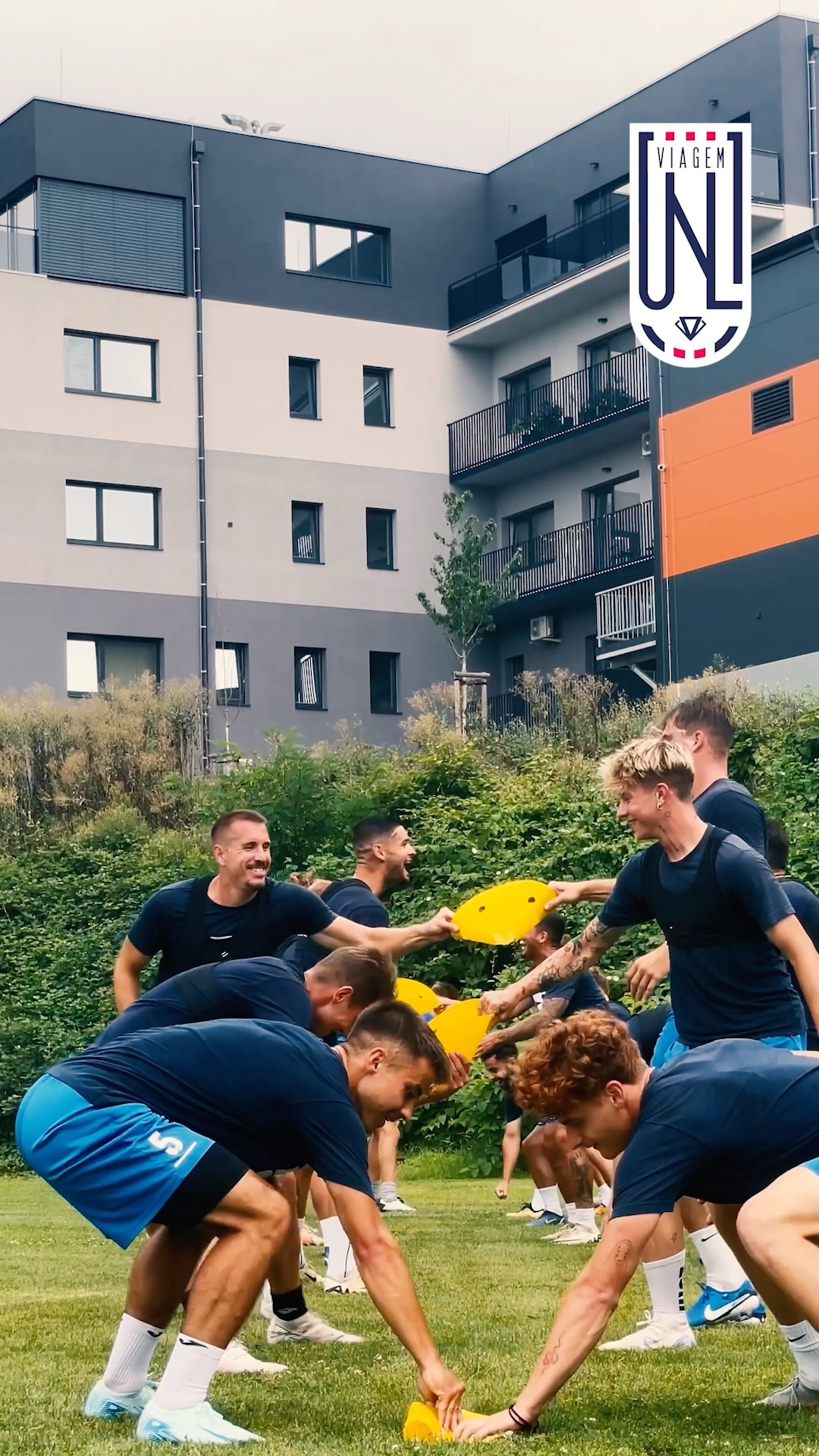 Jak vypadá pravidelný trénink před zápasem našeho "A" týmu? 💪 Podívejte se na video