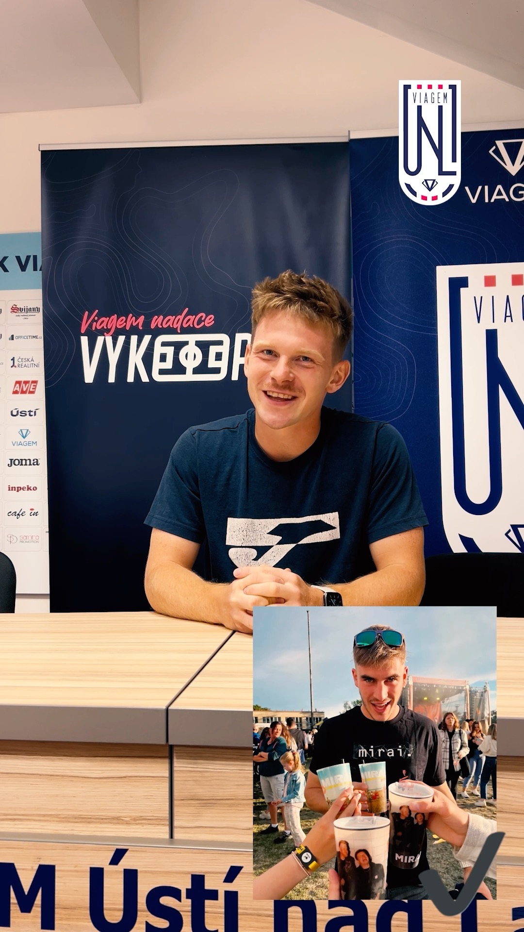Tomáš Kott má tváře v malíku
