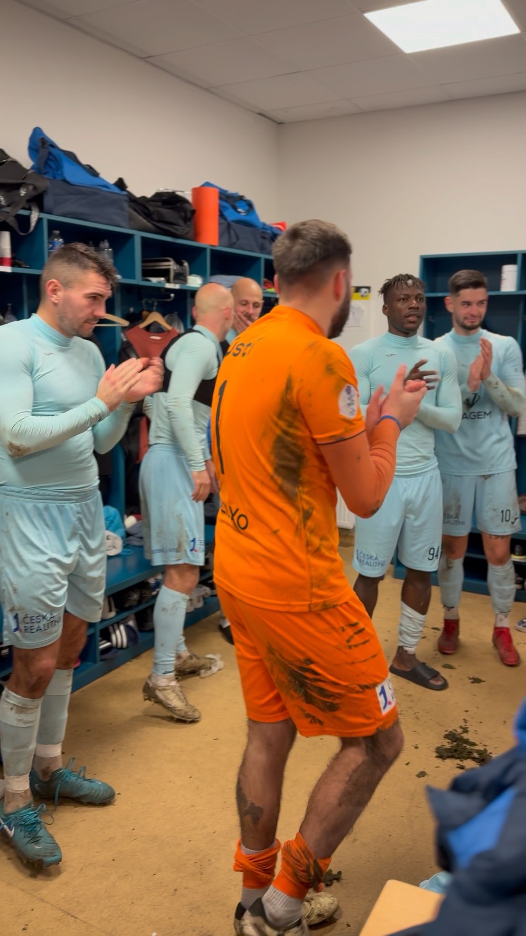 🥳 OSLAVA Z KABINY I Domácí neporazitelnost a oslava z kabiny