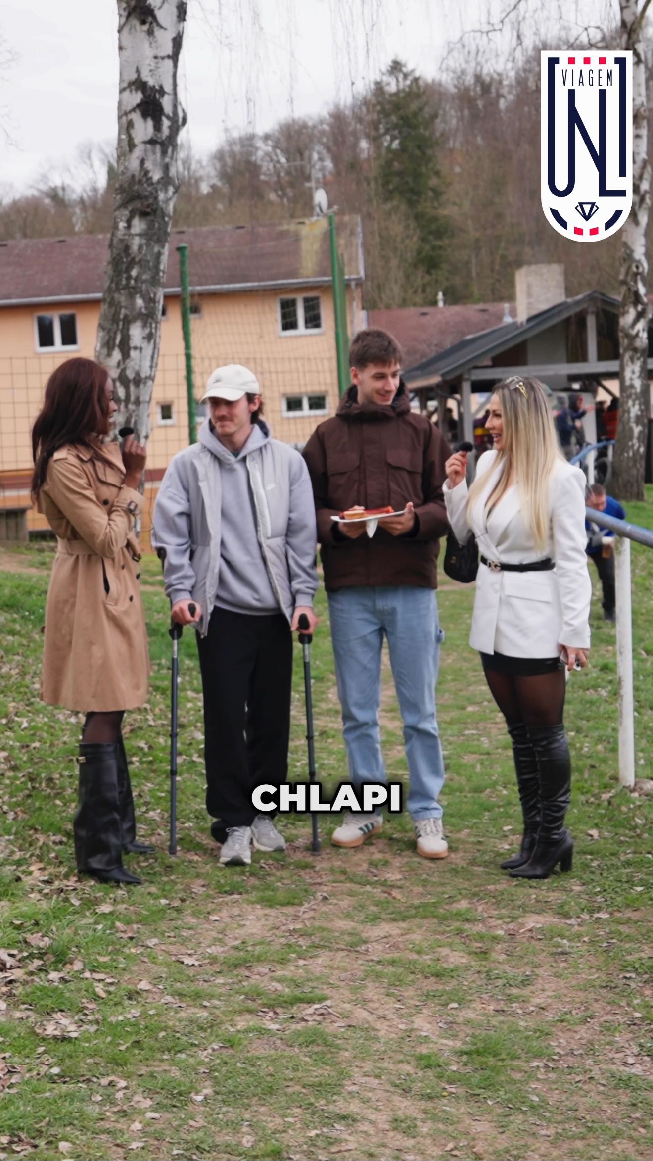 🎤⚽ Naše moderátorky vyzpovídaly fanoušky v Benátkách nad Jizerou! 🔥 Jak tipovali výsled…