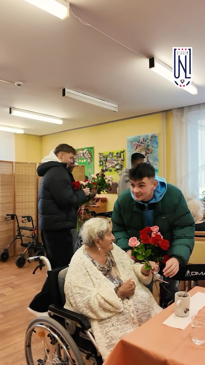 🌹 NÁVŠTĚVA DOMOVA PRO SENIORY