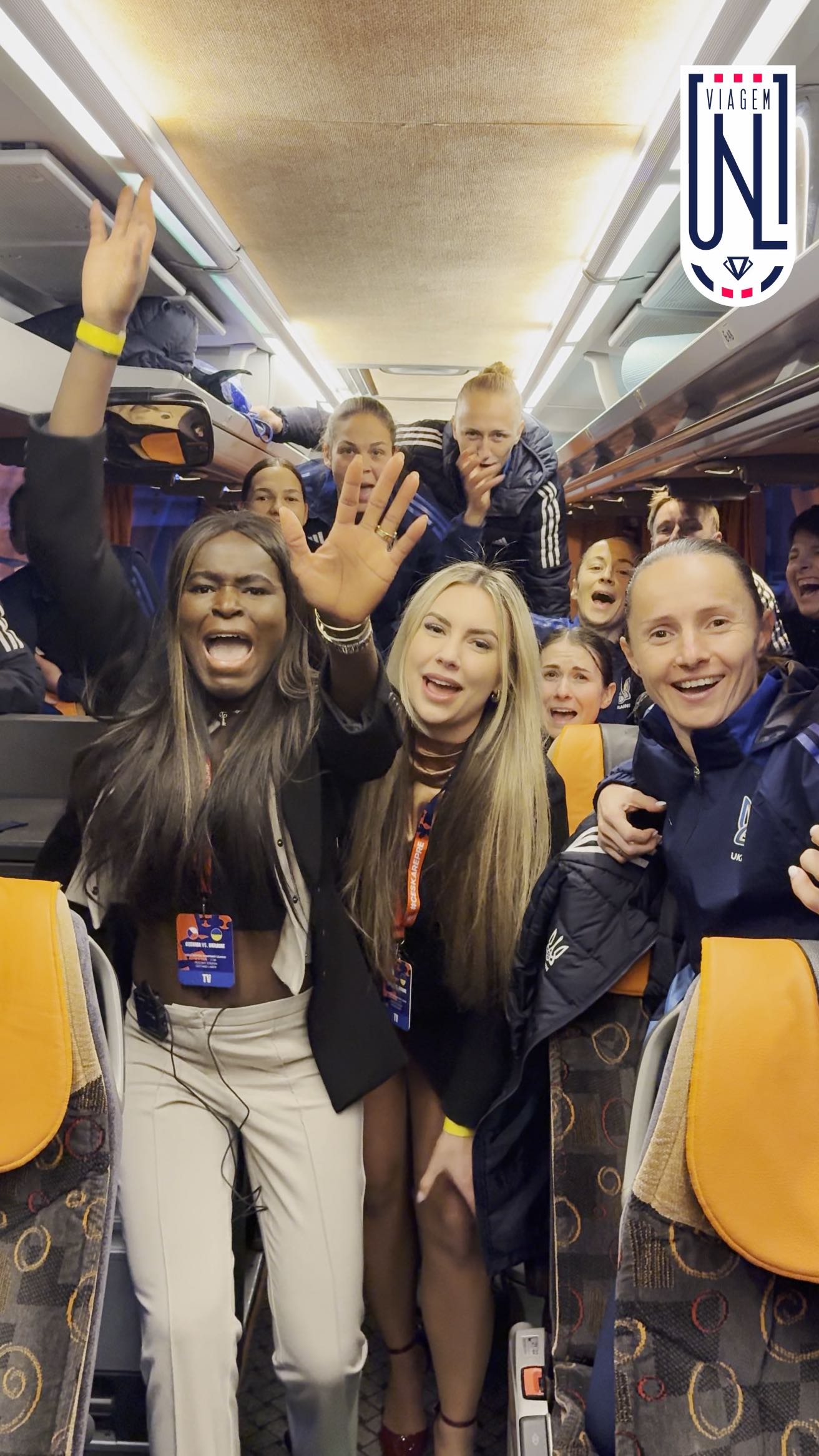 🚌👀 Nakoukli jsme do autobusu hráček Ukrajiny