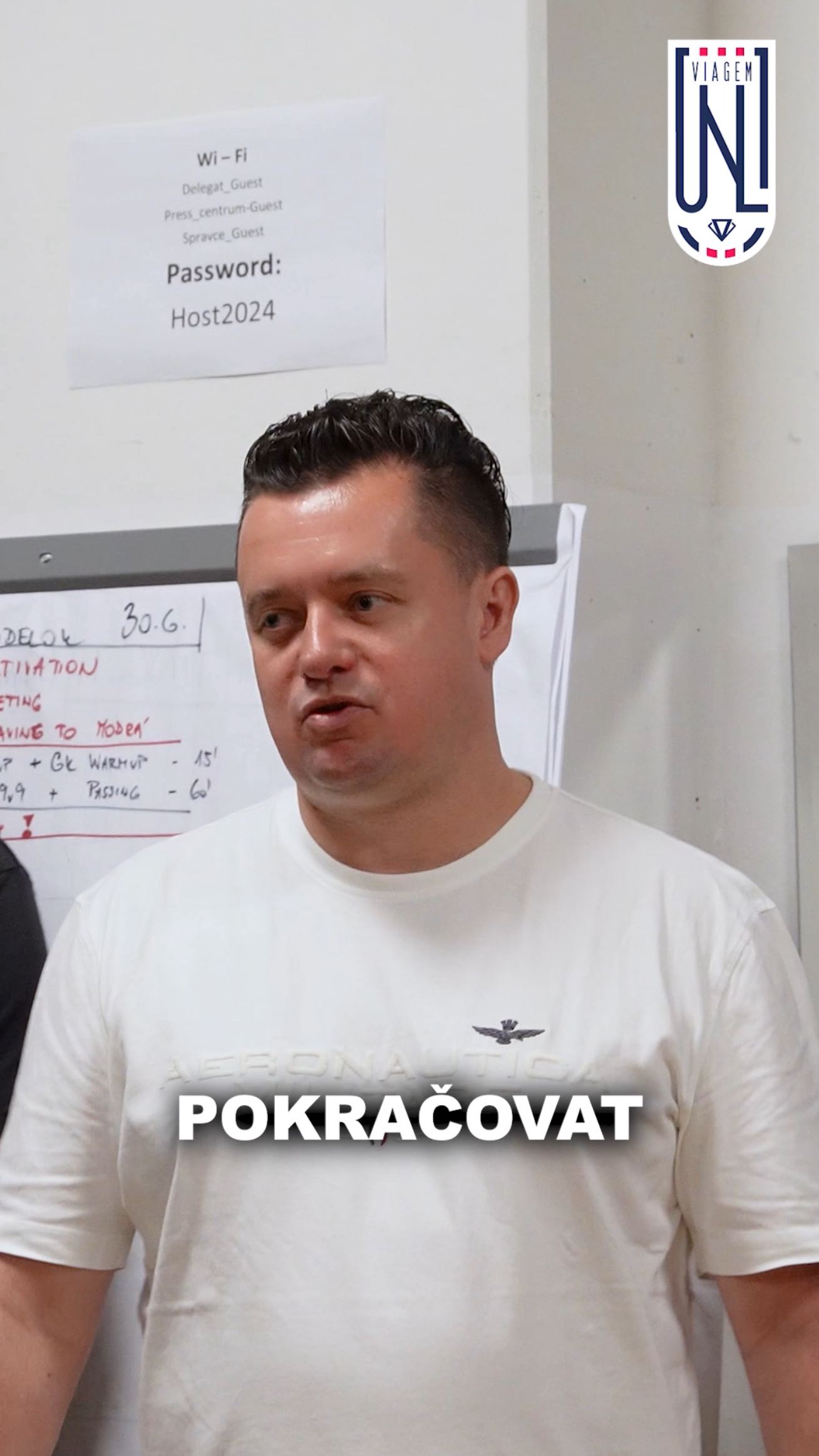 🎙️ Majitel klubu Přemysl Kubáň promluvil k týmu v kabině při startu letní přípravy 🇬🇧Cl…