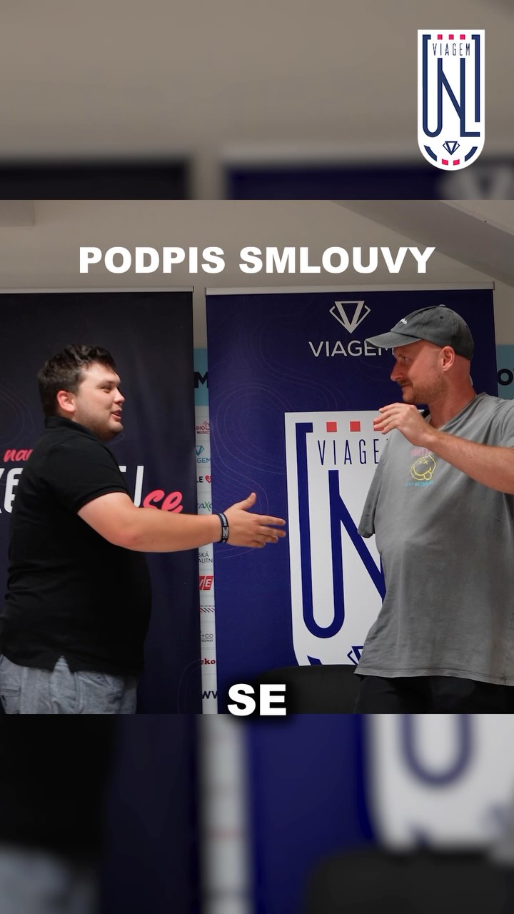 🖊️ podepsáno: Takhle si David Březina (ne)podal ruku s ředitelem klubu při prodloužení…