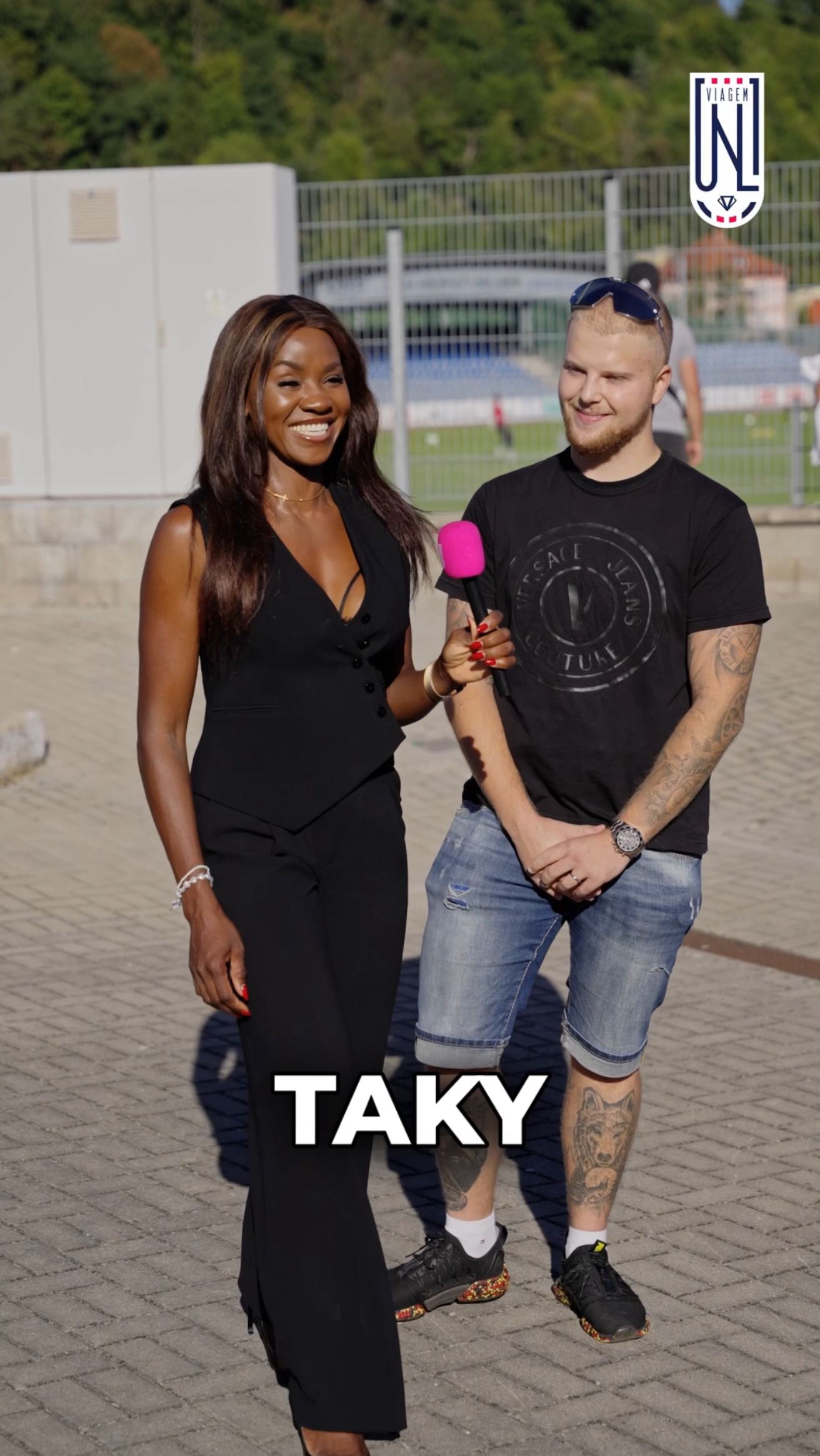 🎤 Moderátorka Joy si odchytila fanouška Tomáše Grigara! 🧤Jak viděl naše šance ještě pře…