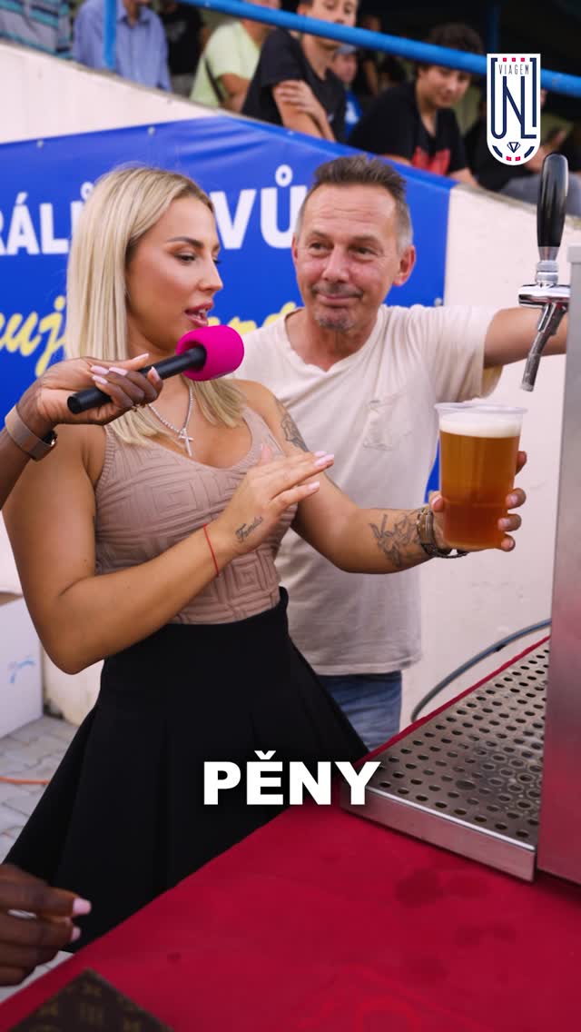 Střípky z MOL Cupu: Co myslíte? Která z moderátorek načepovala pivo lépe? Dejte nám věd…