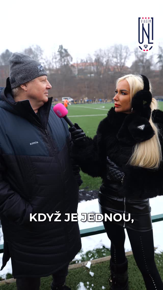 Legendární bývalý hráč a trenér Vlastimil Petržela poskytl naší moderátorce Lucy rozhovor.