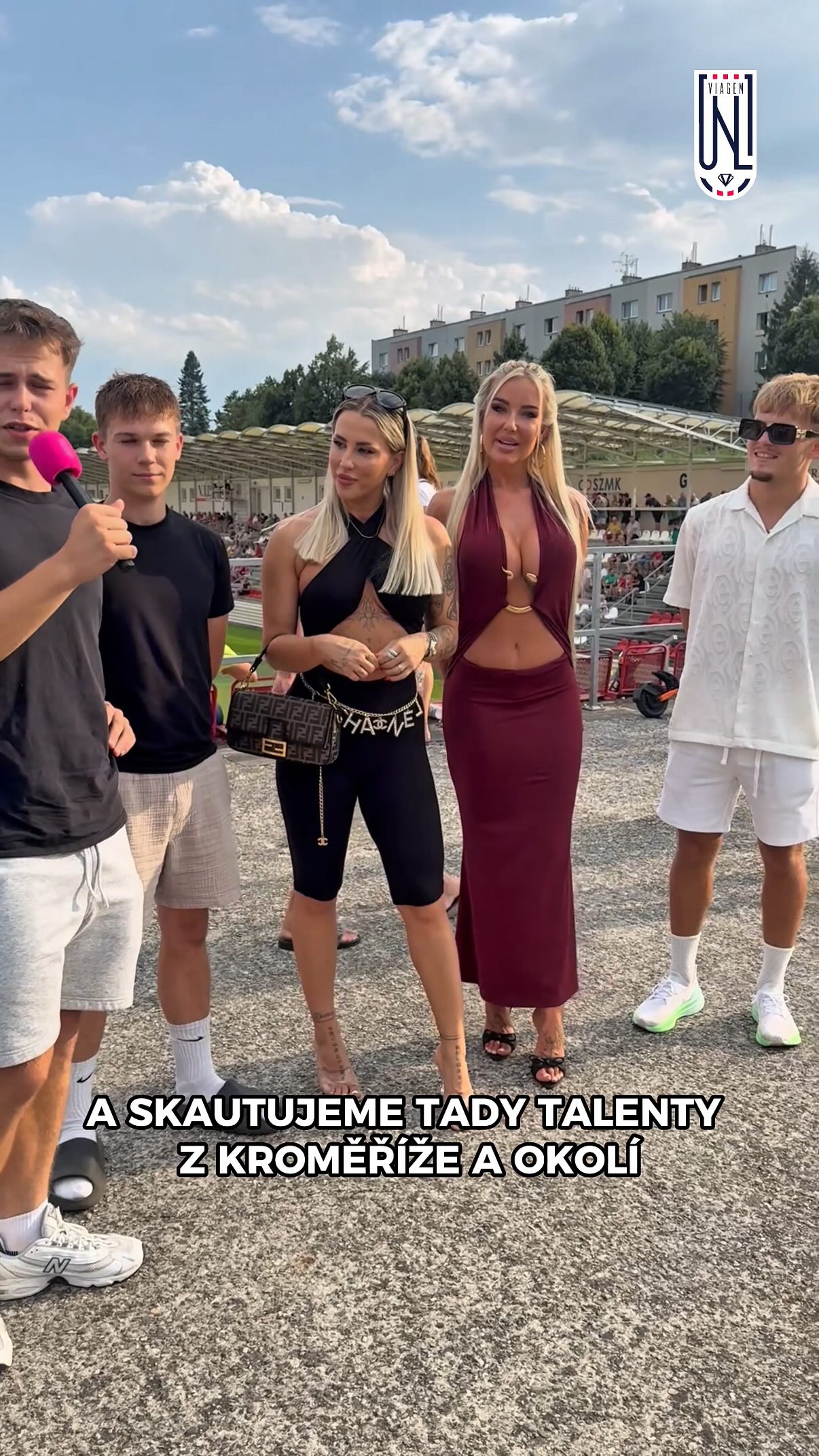 Rozhovor: Lucy a Sabina si v Kroměříži povídaly s fanoušky, kteří založili vlastní fotb…
