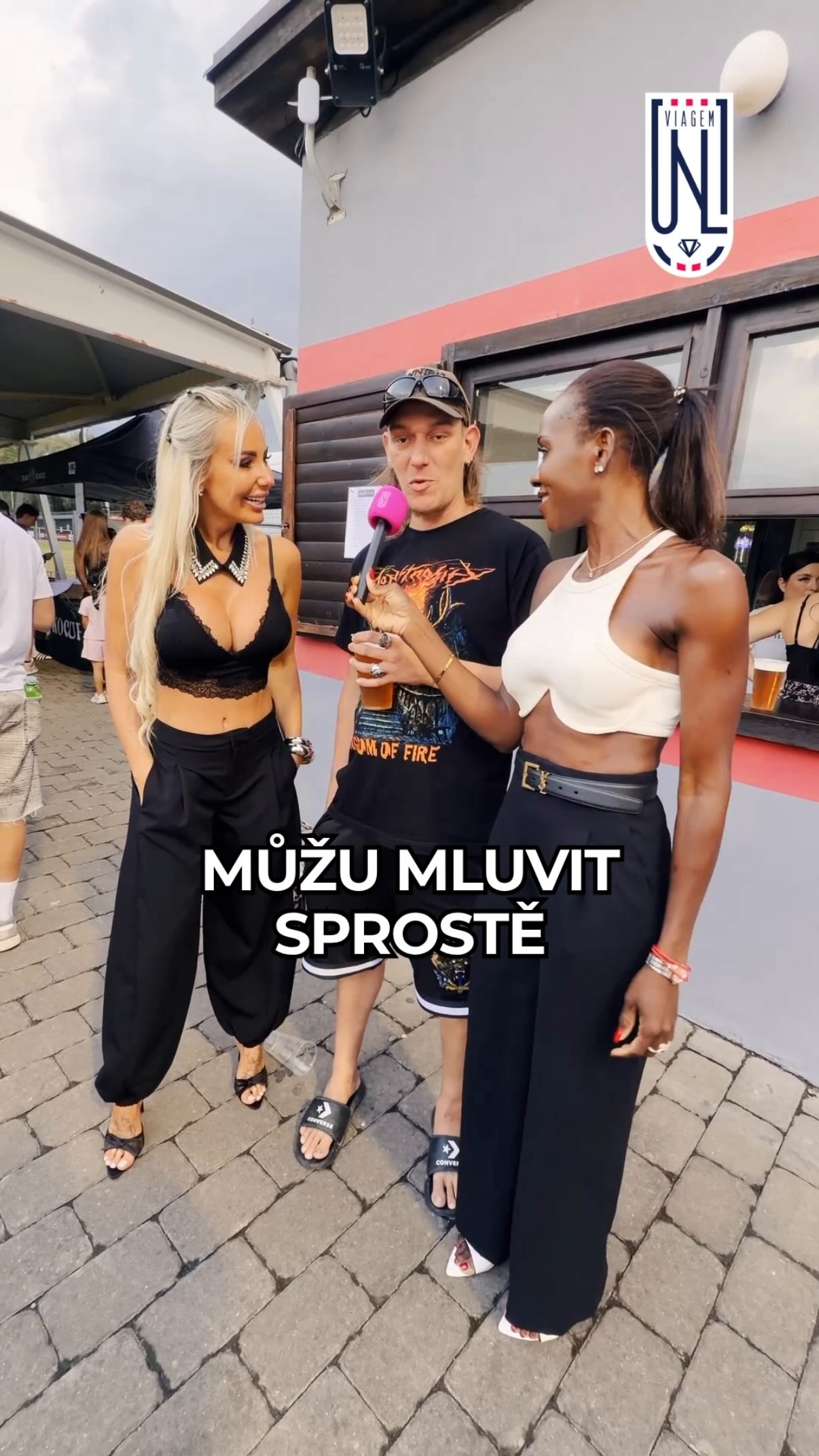 Rozhovor: Joy a Lucy vyzpovídaly třineckého fanouška, který přiznal, že kromě Třince fa…