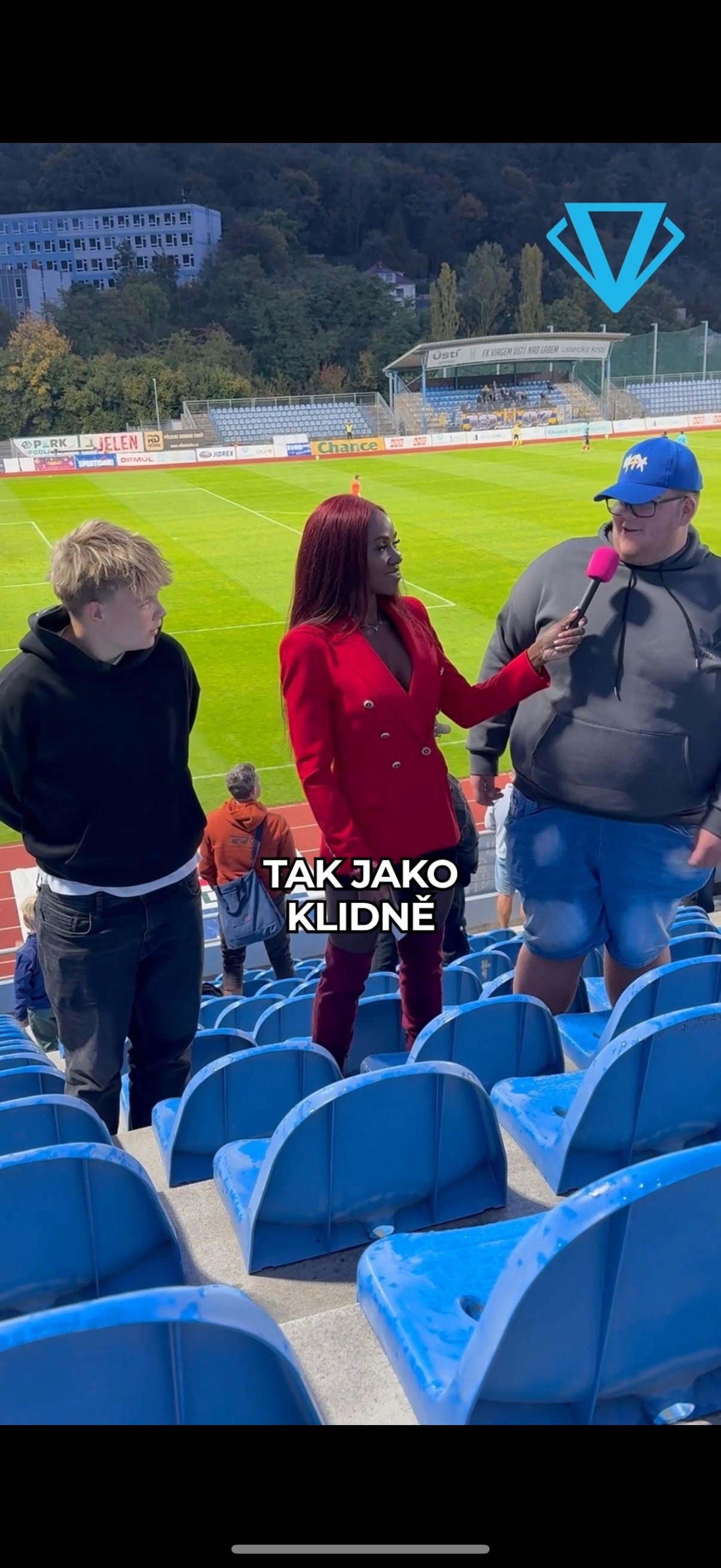 Rozhovor: Joy si na pátečním zápase povídala s fanoušky, kteří přijeli až ze Štětí.
