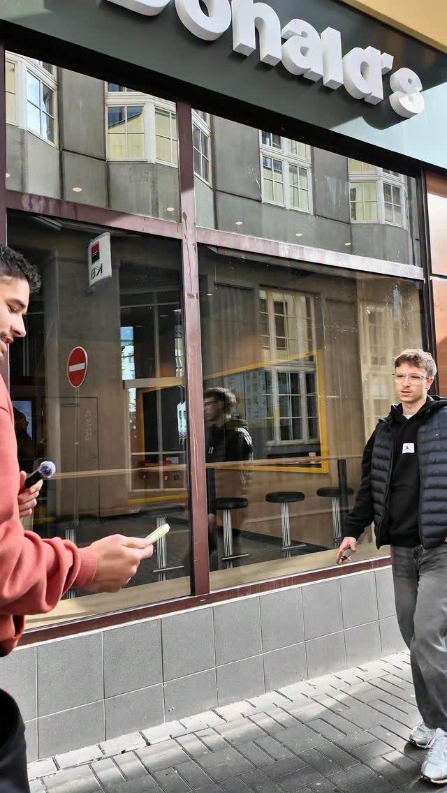 VIAGEM V ULICÍCH: V pátek nás čeká domácí zápas, a tak jsme vyrazili do ulic Ústí rozdat pár vstupenek
